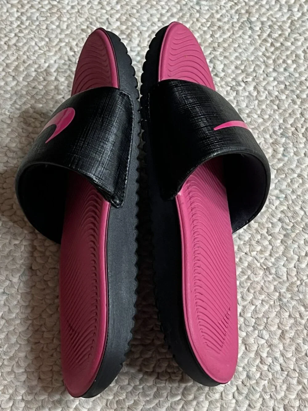 NIKE Kawa Slides Girl's Size 2Y Youth Black Hot Pink Sandals Shoes DD8519-001